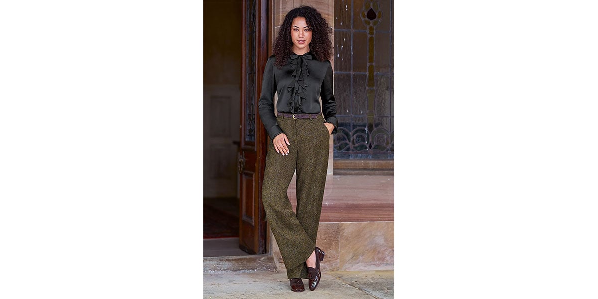 Chic and Sophisticated Black Tweed Wide-Leg Pants