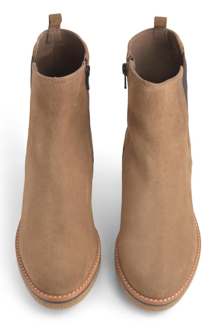 Ladies Crepe Sole Chelsea Boots