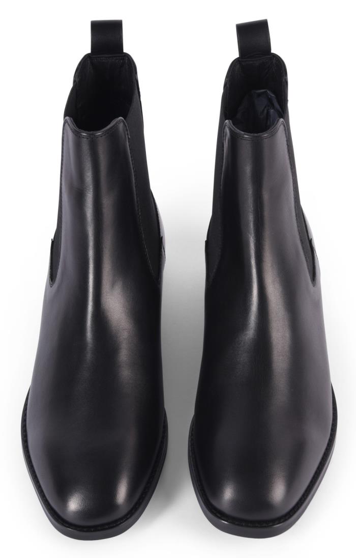 Classic on sale chelsea boots