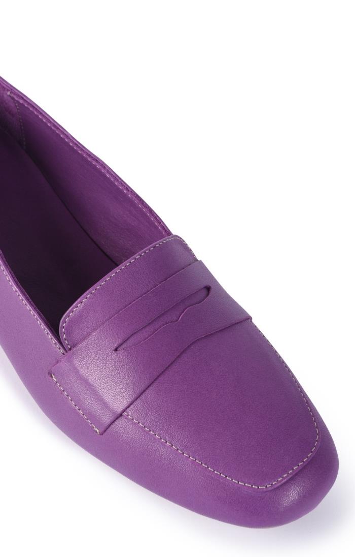 Womens hot sale purple moccasins