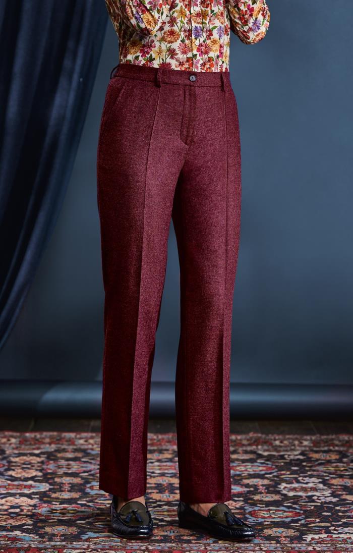 The Super-Minimal 2-Piece Formula That's All Over Pinterest | Fashion  outfits, Trouser outfits, Burgundy trousers