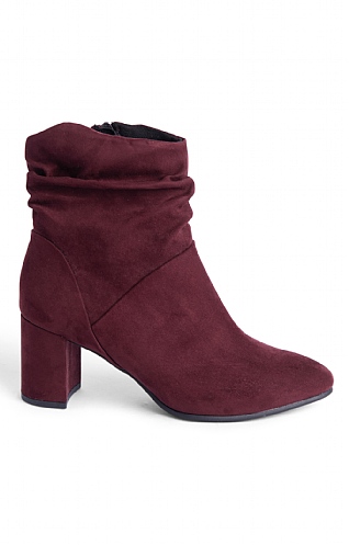 Red sale ruched boots