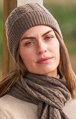 House Of Bruar 3 Ply Cashmere Cable Hat, Birch